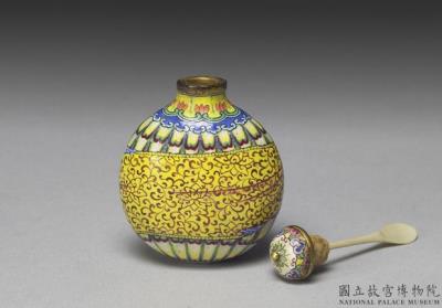 图片[2]-Copper-body snuff bottle with painted enamel decor, Qing dynasty, Yongzheng reign (1723-1735)-China Archive